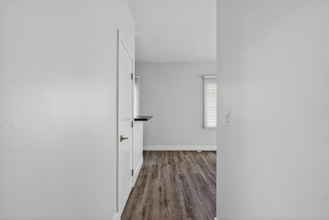Foto del edificio - 405 W 3rd St