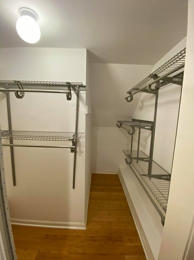 Foto del edificio - 6373 N Paulina St