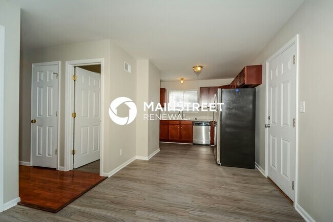 Foto del edificio - 3 Bedroom Pet-Friendly Home in St. Louis, MO with Main Street Renewal