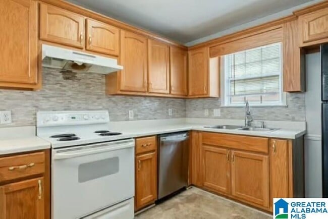 Building Photo - 108 Hidden Creek Pkwy