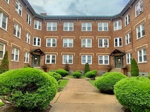 Building Photo - 4816 W Hutchinson St