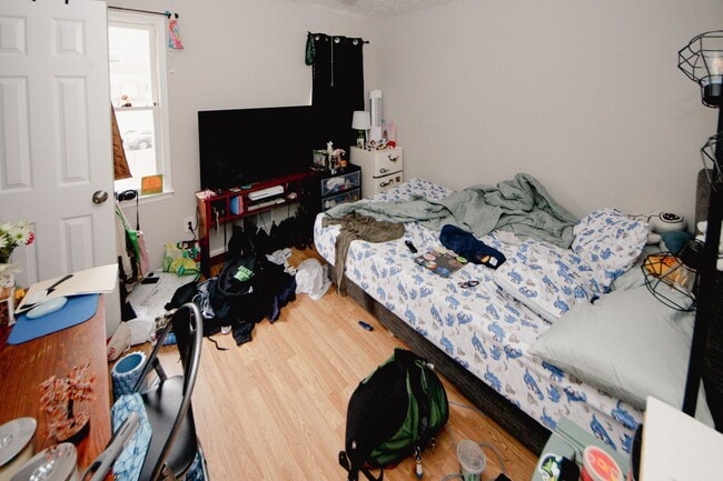 Building Photo - 1424 Shadowbrook Dr