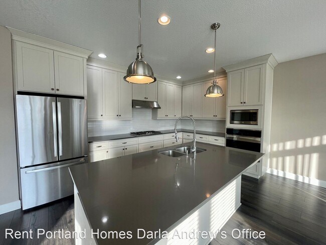 Building Photo - 3 br, 2 bath House - 2120 SW Dolph Ct