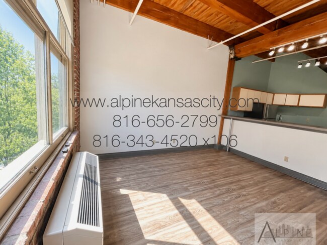 Building Photo - SoHo Loft, Raised Bedroom