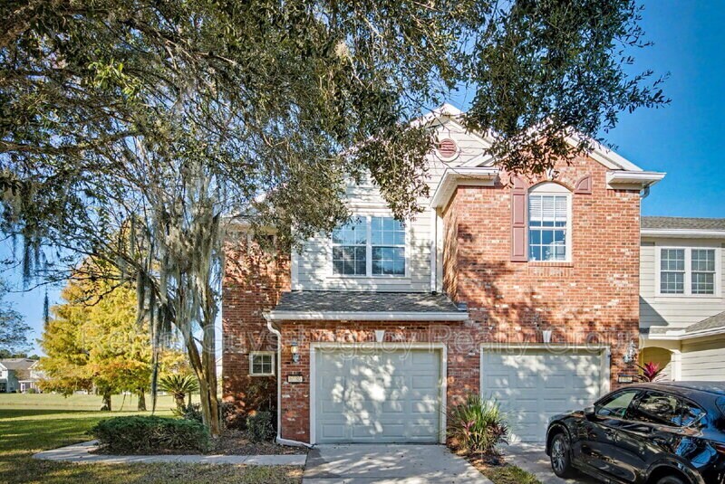 Foto principal - 6986 Roundleaf Dr