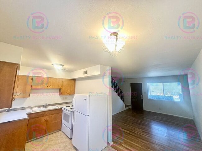 Building Photo - Delightful One-Bedroom + Office Near Idlewild Park