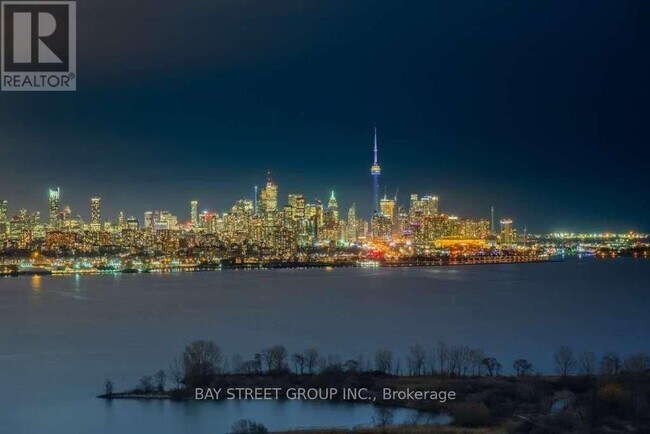 Photo du bâtiment - 2230 Lake Shore Blvd W