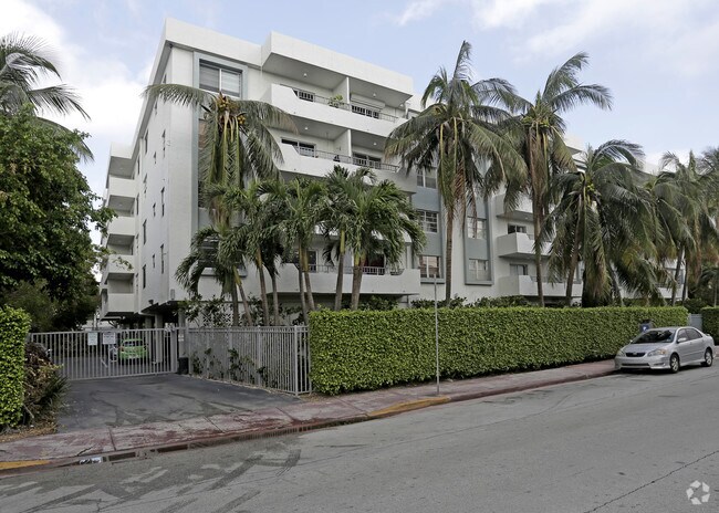 Chic Place at Lincoln