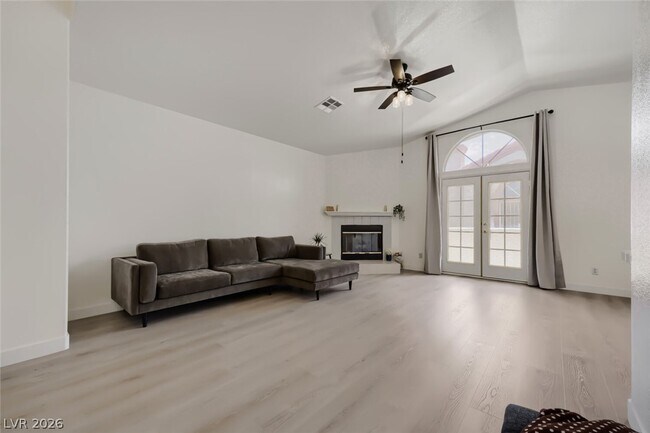 Foto del edificio - 8301 Boseck Dr