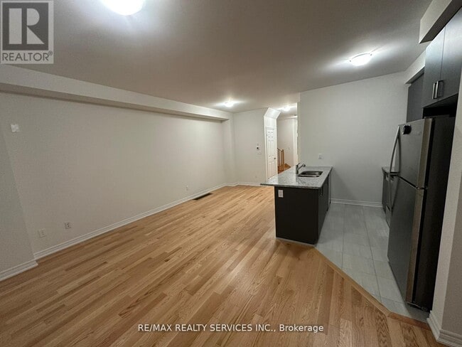 Building Photo - 93 Air Dancer Cres