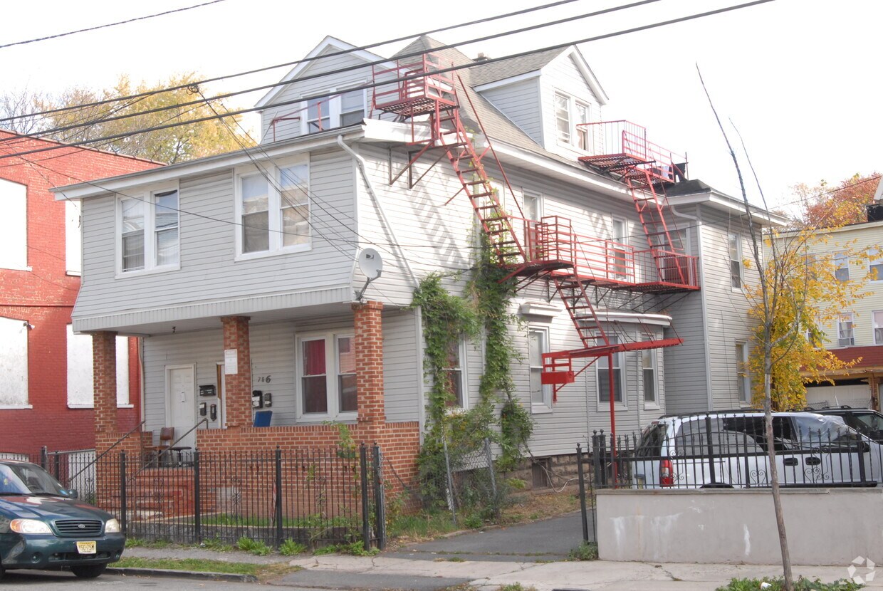 Building Photo - 786-788 S 18th St