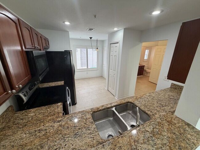 Foto del edificio - Spacious 3 Bedroom Townhome with Garage in Altamonte Springs