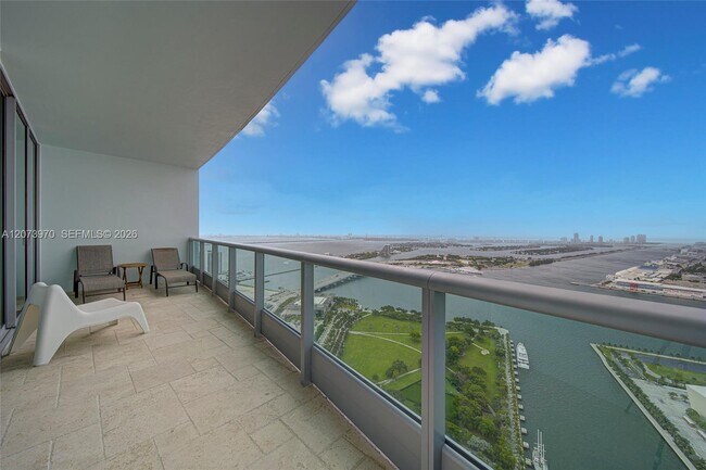 Foto del edificio - 900 Biscayne Blvd