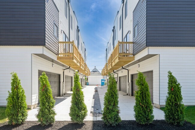 Foto del edificio - Forest Park - New Construction Luxury Townhomes!
