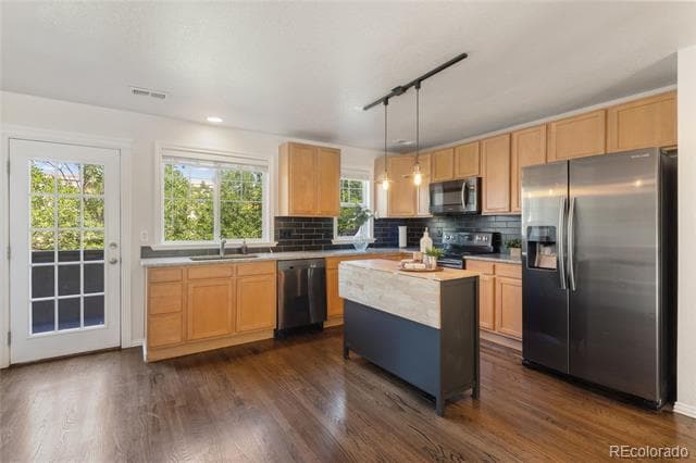 Foto del edificio - 10773 Belle Creek Blvd