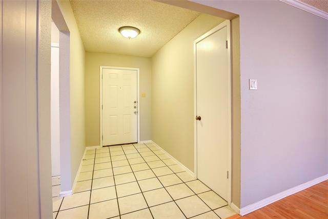 Building Photo - 2717 Lucas Dr