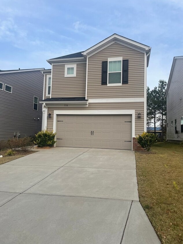 Building Photo - Beautiful 3 Bedroom, 2.5 Bath Home in Fort Mill!