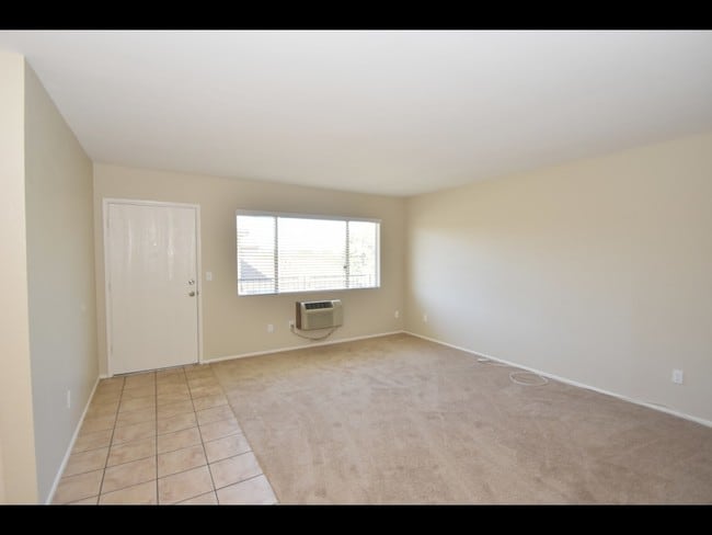 Building Photo - Oakdale Apartments