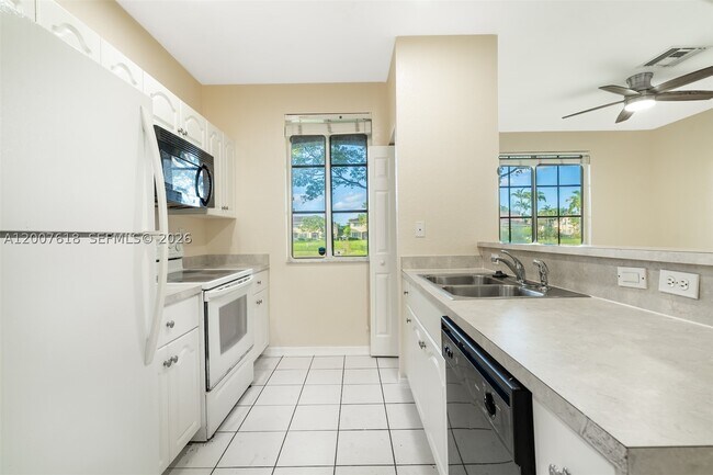 Building Photo - 6051 SW 19th St