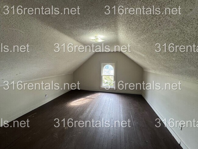 Foto del edificio - $995 - 4 bed 1 bath - Single Family Home