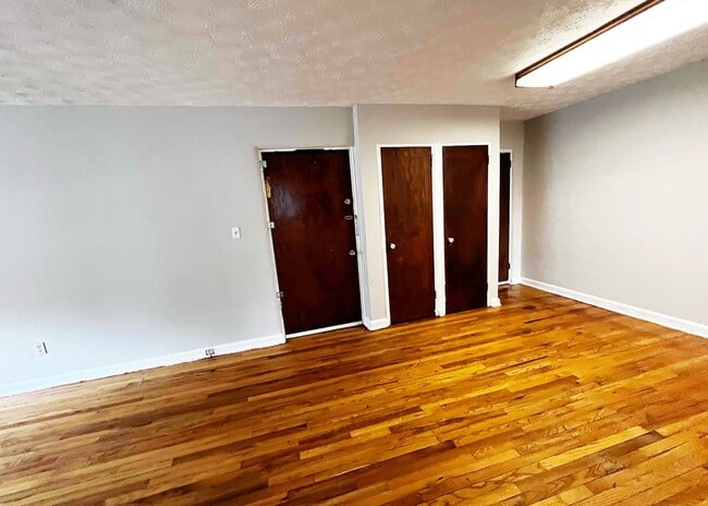 Foto del edificio - 596 Lowell Ave