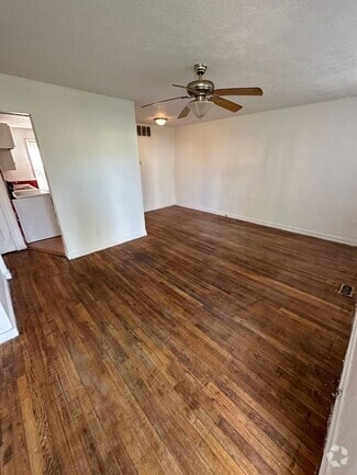 Building Photo - 2647 Poplar Ave