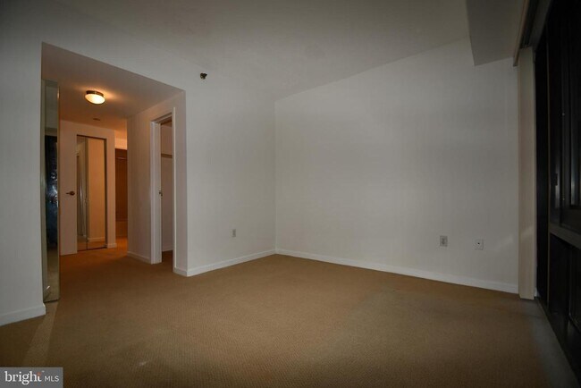 Building Photo - 1530 Key Blvd