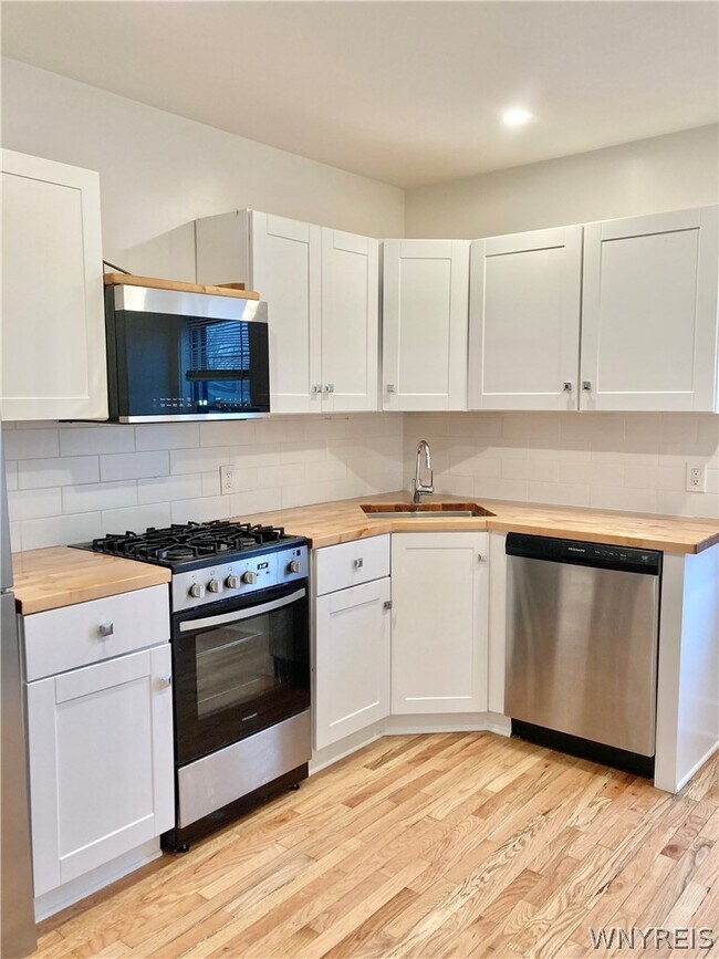 Foto del edificio - 56 Trinity Pl