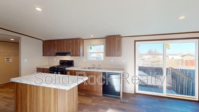 Foto del edificio - 75 N Curtis Rd