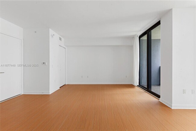 Foto del edificio - 31 SE 6th St