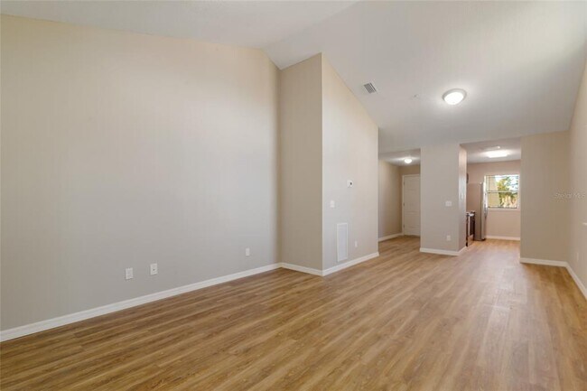 Foto del edificio - 6519 W Newberry Rd