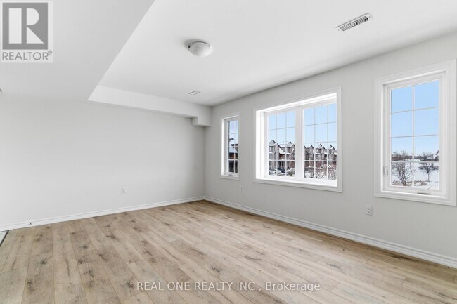 Building Photo - 85 Mullin Dr