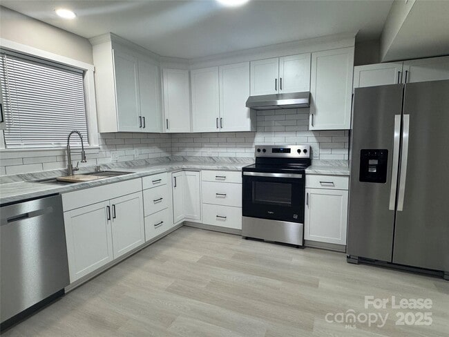 Foto del edificio - 6022 Heath Valley Rd