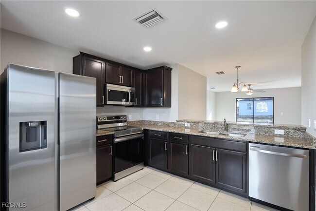 Foto del edificio - 908 NW 24th Terrace