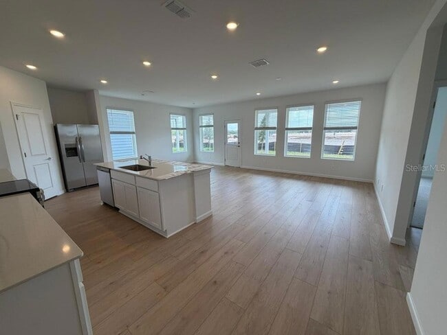 Building Photo - 4371 Vibernum Ave