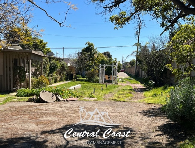 Building Photo - 0 E Newlove Dr