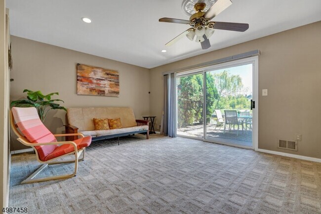 Foto del edificio - 118 Bonney Ct