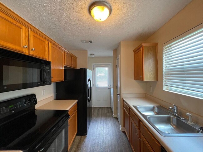 Foto del edificio - BRIDGEWATER HOME! PRE-LEASING FOR AUGUST 1 2026! 1/2 Off Deposit!