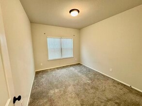 Building Photo - 10503 Shining Dawn Wy