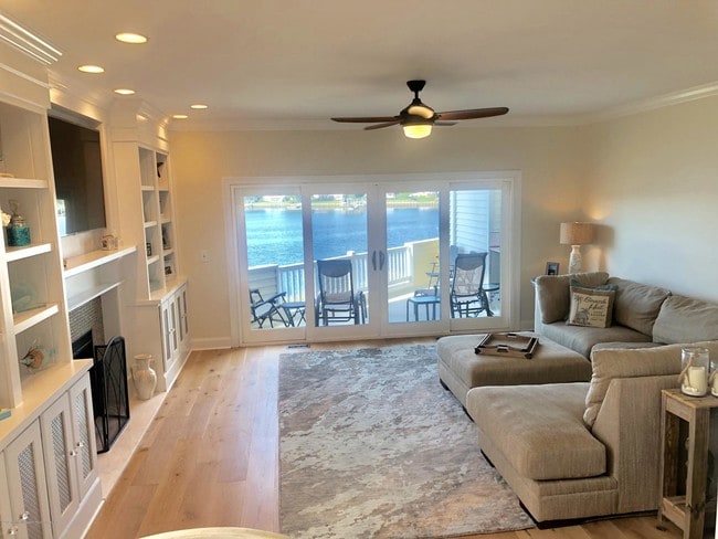 Building Photo - 25 Sunset Ave