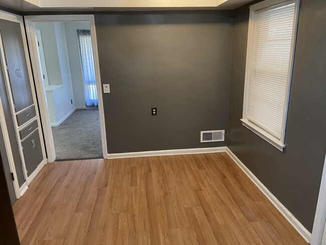 Breakfast Nook - 2641 Japonica Dr