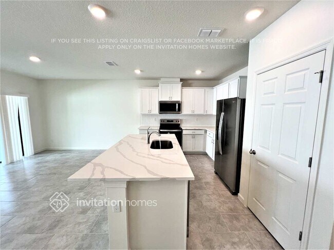 Foto del edificio - 565 Seaspray Dr