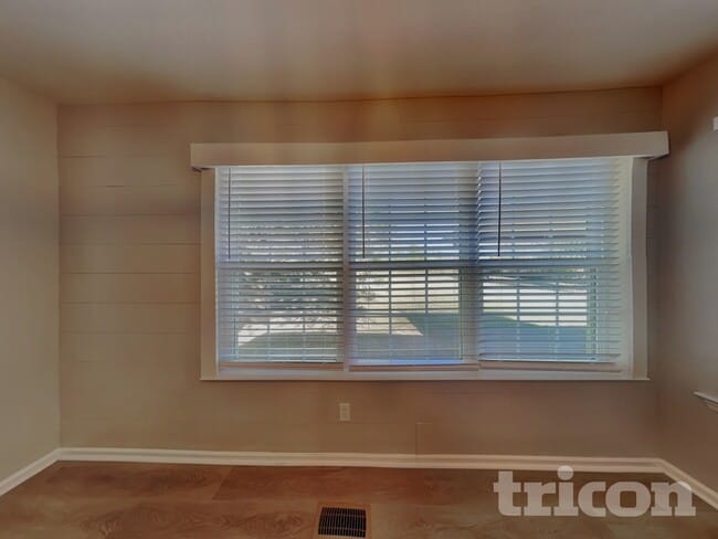 Building Photo - 146B Waterford Way