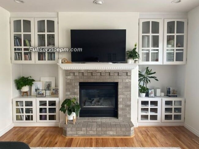 Building Photo - Beautiful Federal Way home you don't want to miss