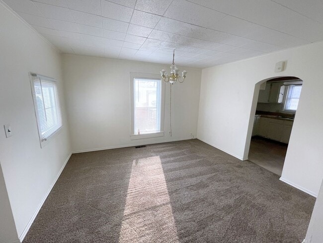 Building Photo - Nice 2-Bedroom Home In a Nice Quiet Neighborhood Near Elkhart General Hospital