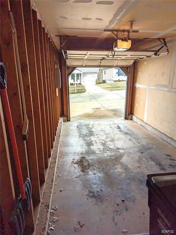 Building Photo - 554 Spring Glen Dr