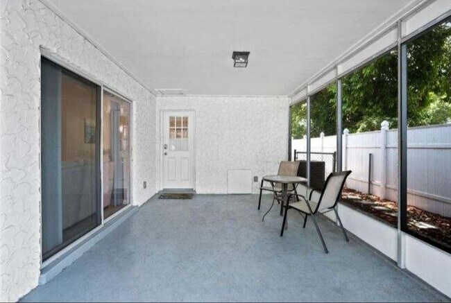 Foto del edificio - 2366 17th Ave SW