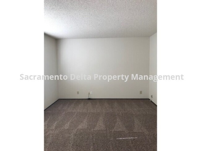 Building Photo - 4901 Ruger Ct