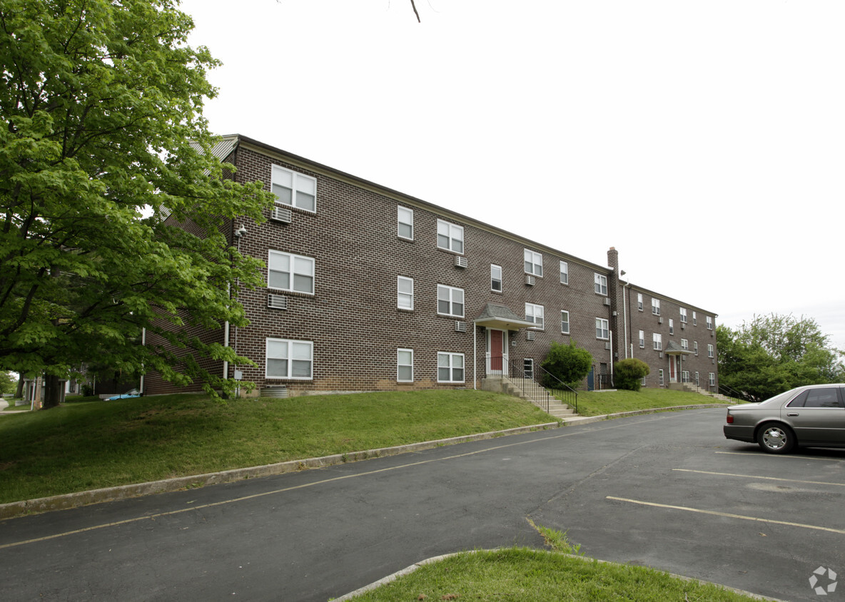 Building Photo - Jamestown Village Apartments