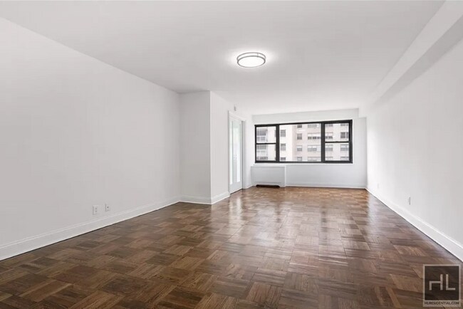 Building Photo - E 88th St